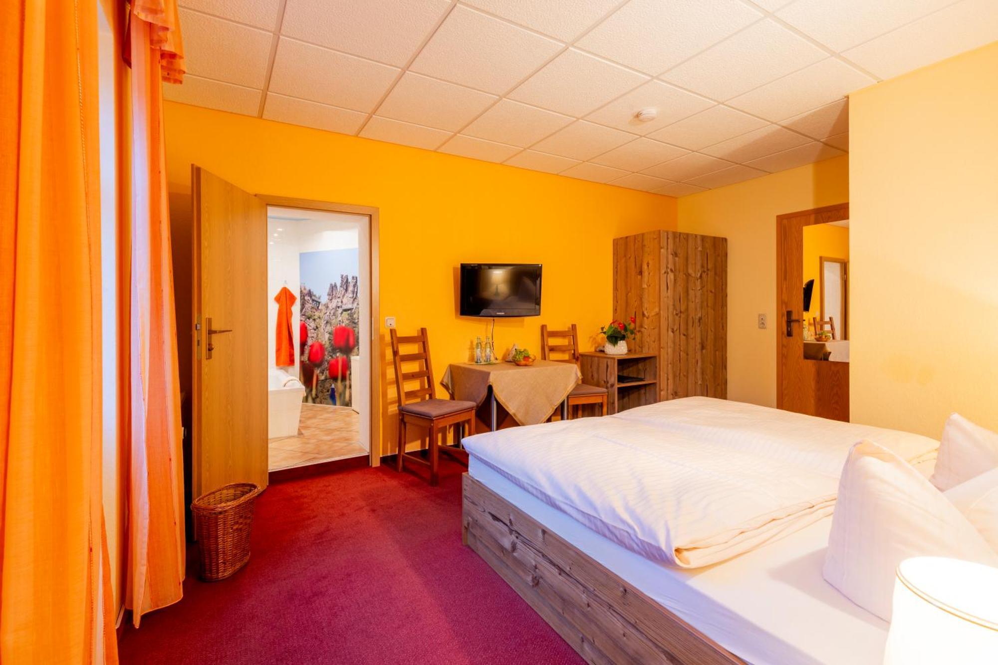 Hotel Gondelfahrt Курорт Юнсдорф Екстериор снимка