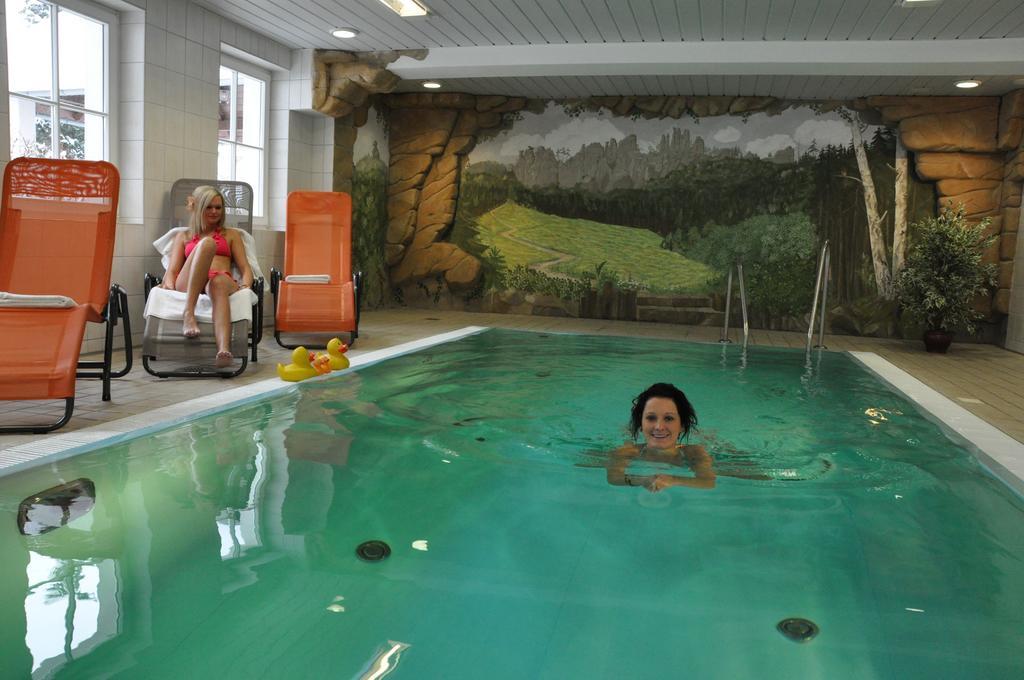 Hotel Gondelfahrt Курорт Юнсдорф Екстериор снимка
