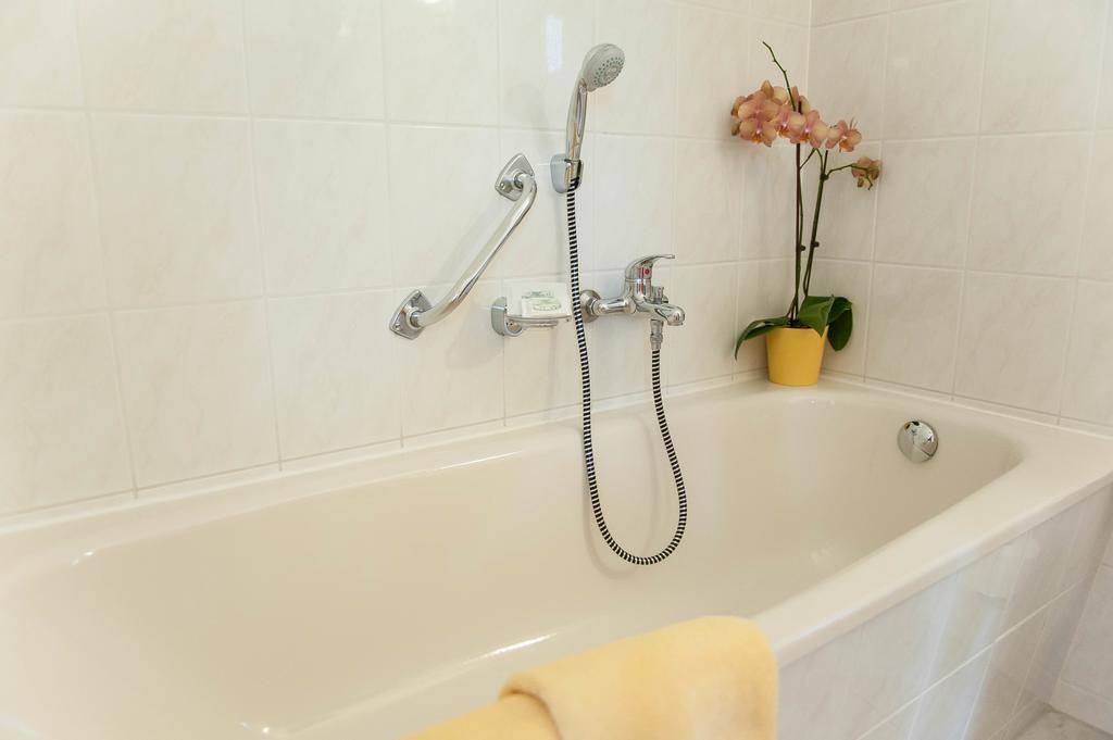 Hotel Gondelfahrt Курорт Юнсдорф Екстериор снимка