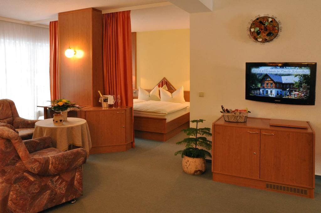 Hotel Gondelfahrt Курорт Юнсдорф Екстериор снимка