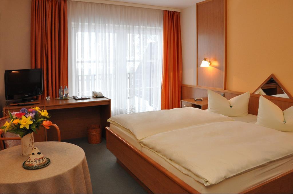 Hotel Gondelfahrt Курорт Юнсдорф Стая снимка