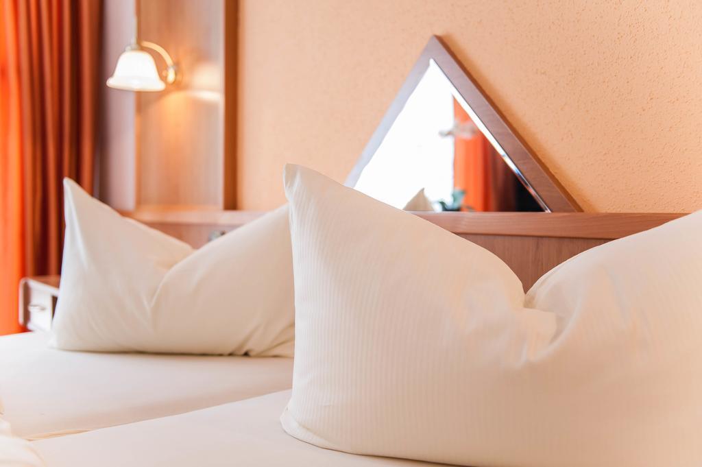Hotel Gondelfahrt Курорт Юнсдорф Екстериор снимка