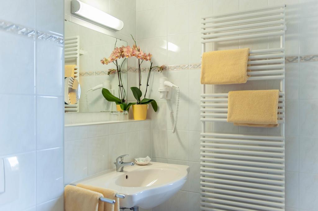 Hotel Gondelfahrt Курорт Юнсдорф Екстериор снимка